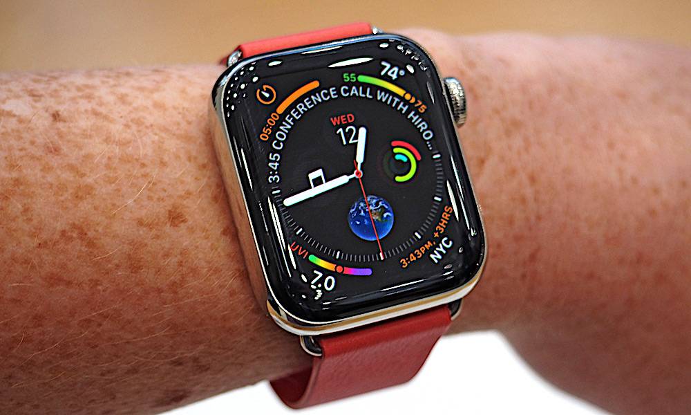 PSA: Make Sure You're Not Using This Apple Watch Face When DST Ends
