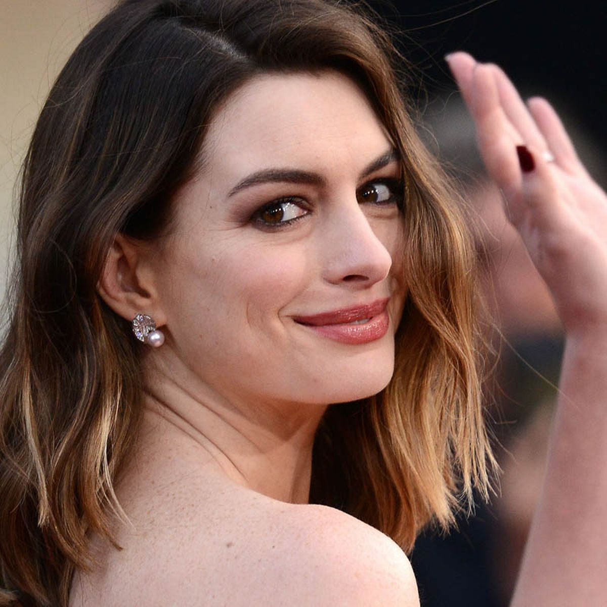 Anne Hathaway gets sassy with fat shamers on social media after gaining  weight for new movie role - Mirror Online
